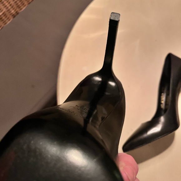YVES SAINT LAURENT PARIS 105 Pumps CLASSIC Black Seta Calf YSL 39.5 w/Box & Bag - Picture 13 of 14